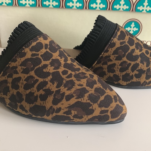 Charleston Shoe Co. - Leopard Print Mule - Size: 6 - Picture 5 of 5